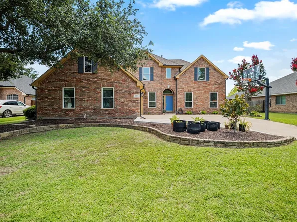 327 Village Trl, Trophy Club, TX 76262