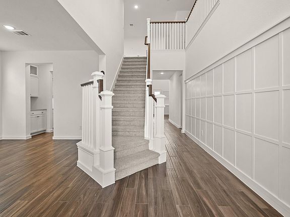 3rd image of 6215 Amberwood Drive