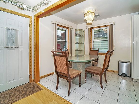 3rd image of 84 Lehrer Ave