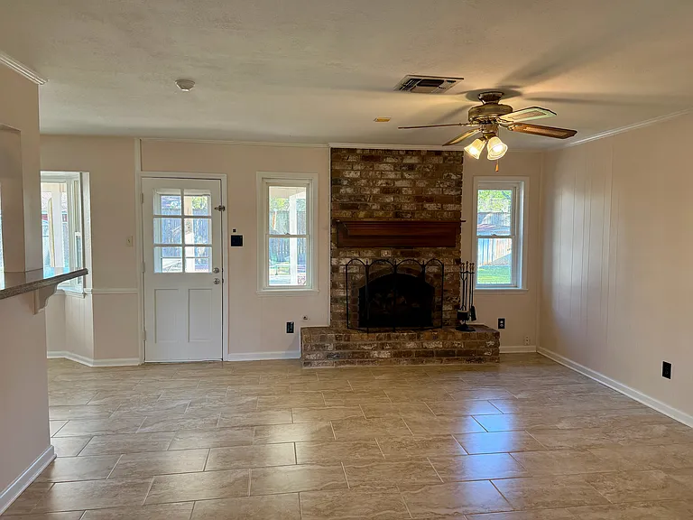 1109 Sally Anne Dr — Photo 5