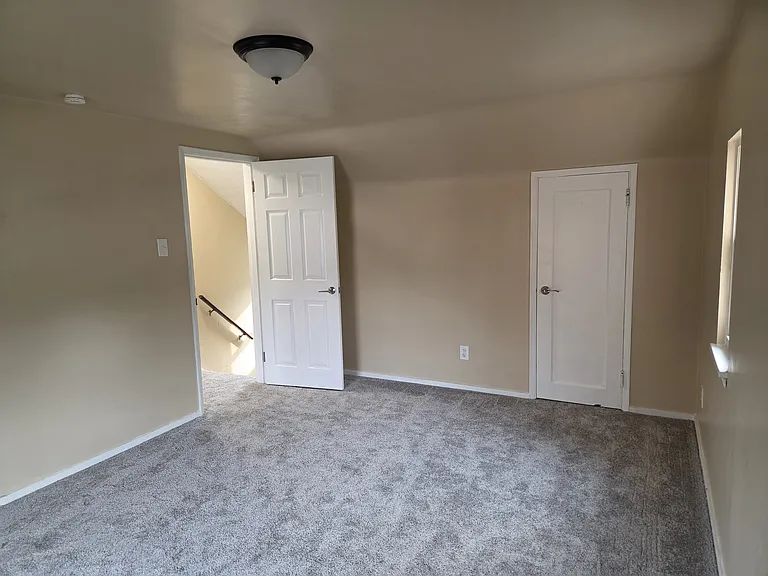 5272 Fieldcrest Dr — Photo 10