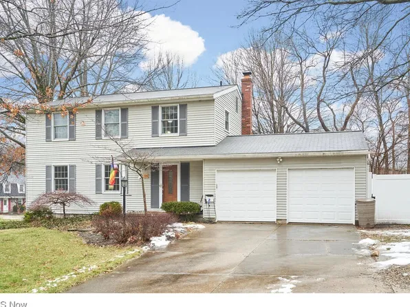 120 Forest Hill Dr, Munroe Falls, OH 44262