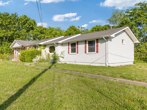 1003 Twin Creek Rd, Charlotte, TN 37036
