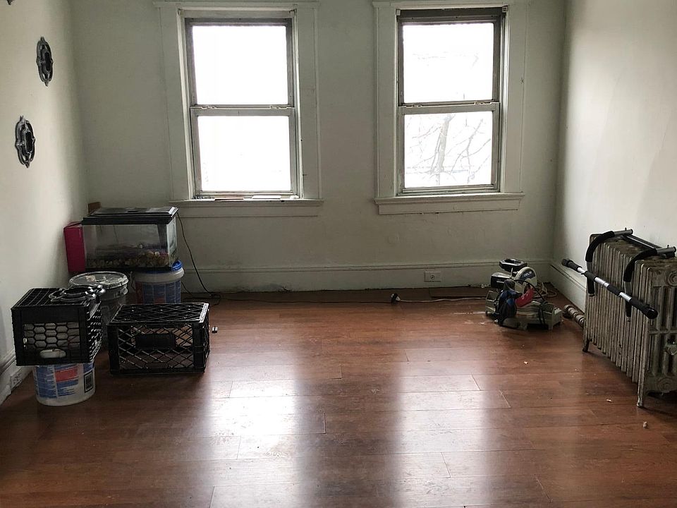2nd image of 423 Washington Ave APT 3