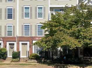 46934 Courtyard Sq UNIT 300, Sterling, VA 20164