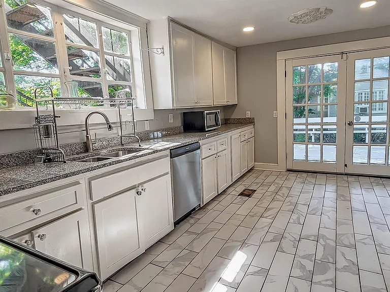 1389 Agnes Pl — Photo 13