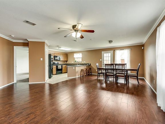 4th image of 1421 Lay St