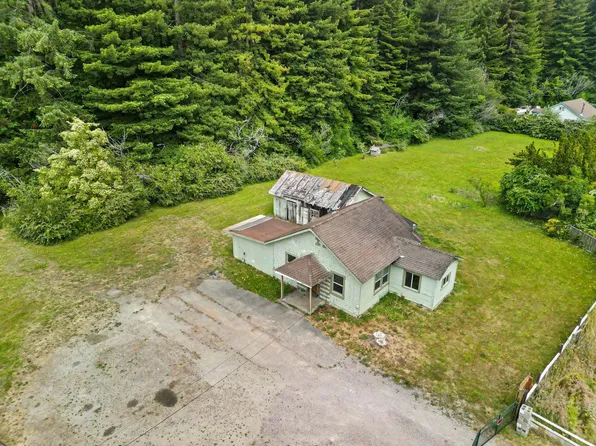 6760 Lake Earl Dr, Crescent City, CA 95531