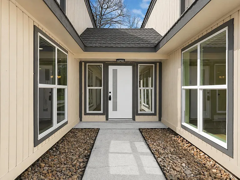 3203 Falling Brook Dr — Photo 3