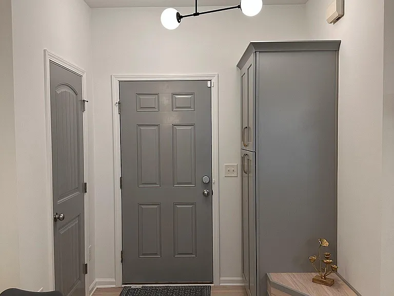 706 Denhoff Dr — Photo 18
