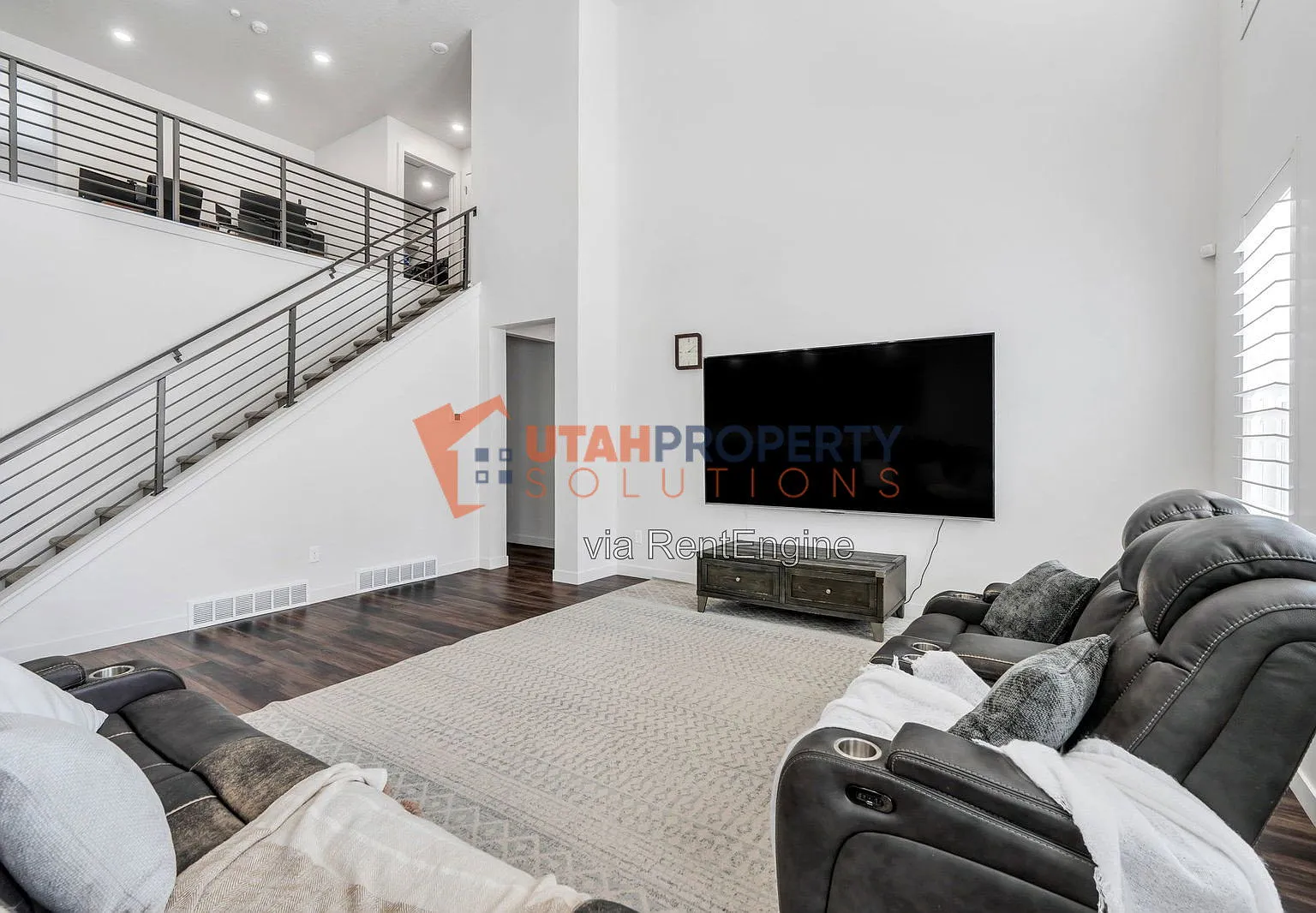 5 bed, 3.0 bath, 4831 sqft, $3,425 — Photo 4