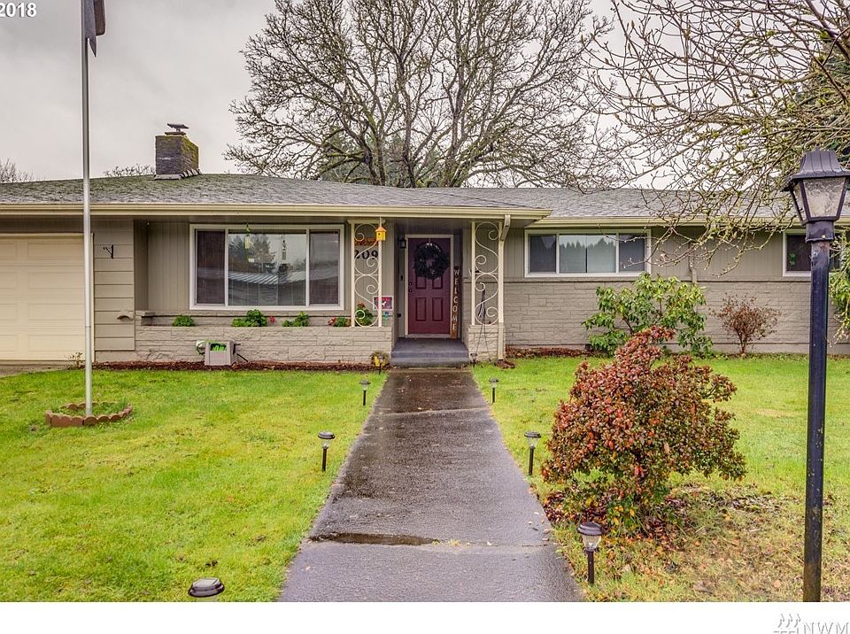 1st image of 209 Cherry Blossom Ln
