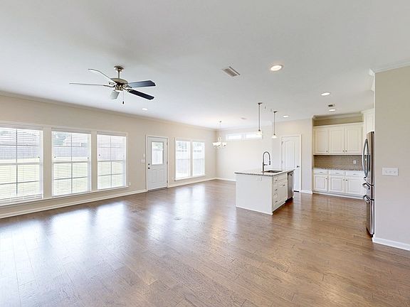 2nd image of 122 Litchfield Dr