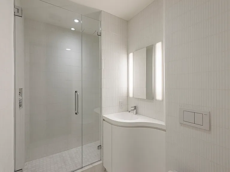 524 W 19th St #1 — Photo 18