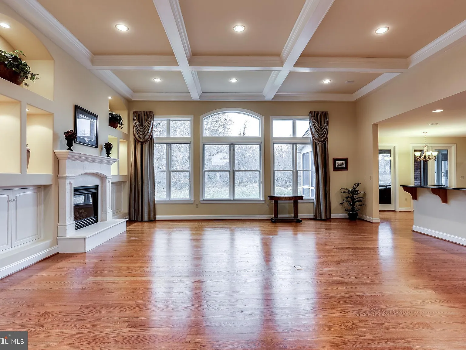 3 bed, 3.5 bath, 3553 sqft, $4,000 — Photo 3
