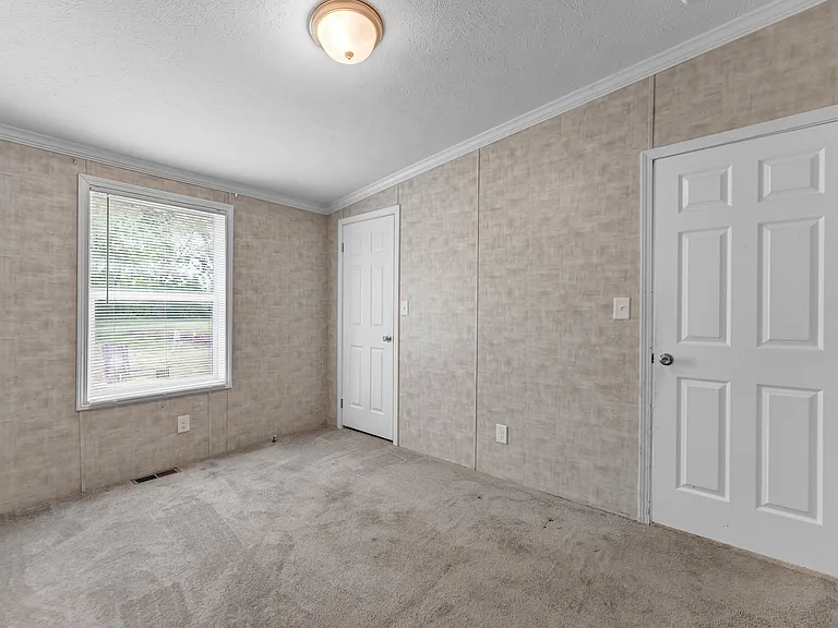 6037 Route 5 — Photo 36