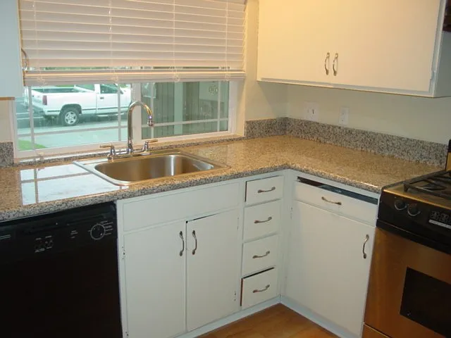 9952 Vanguard Dr — Photo 6