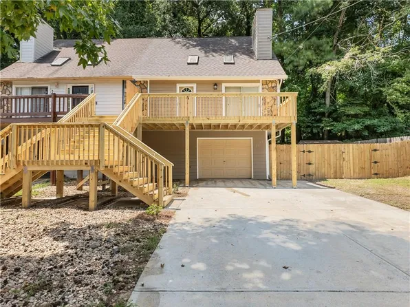 2136 Valley Oaks Dr SE, Smyrna, GA 30080