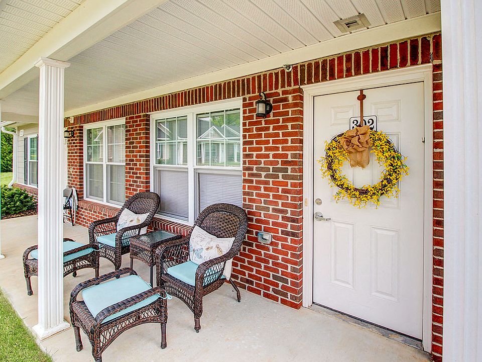 Pennington Crossing Senior Living Apartment Rentals Johnson City, TN