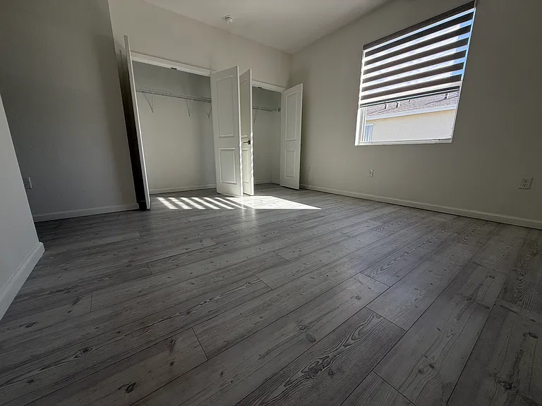 6789345 NE 4th Ln — Photo 13