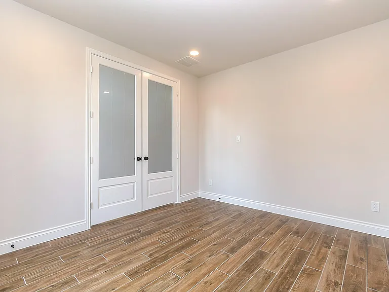 3410 Willow Crescent Ct — Photo 13