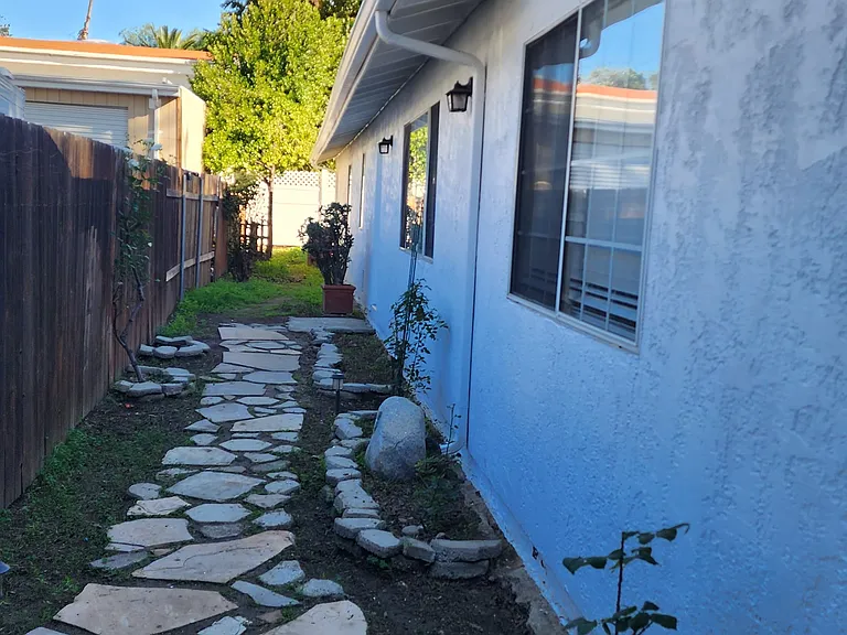 7740 Tampa Ave — Photo 1