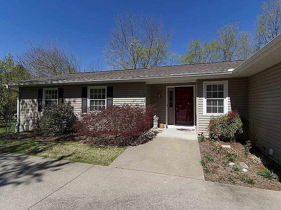 2nd image of 1726 W Cape Rock Dr