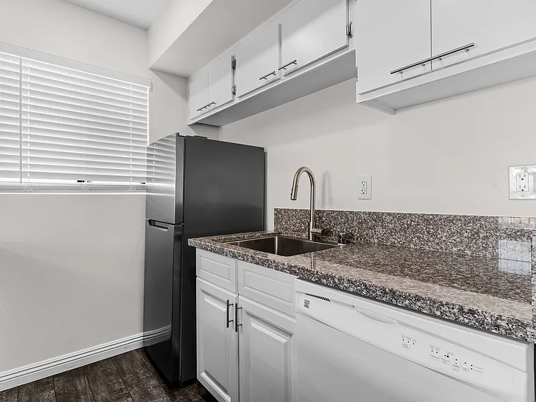 1168 E 10th St #224B — Photo 7