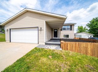 4703 7th St NW, Rochester, MN 55901