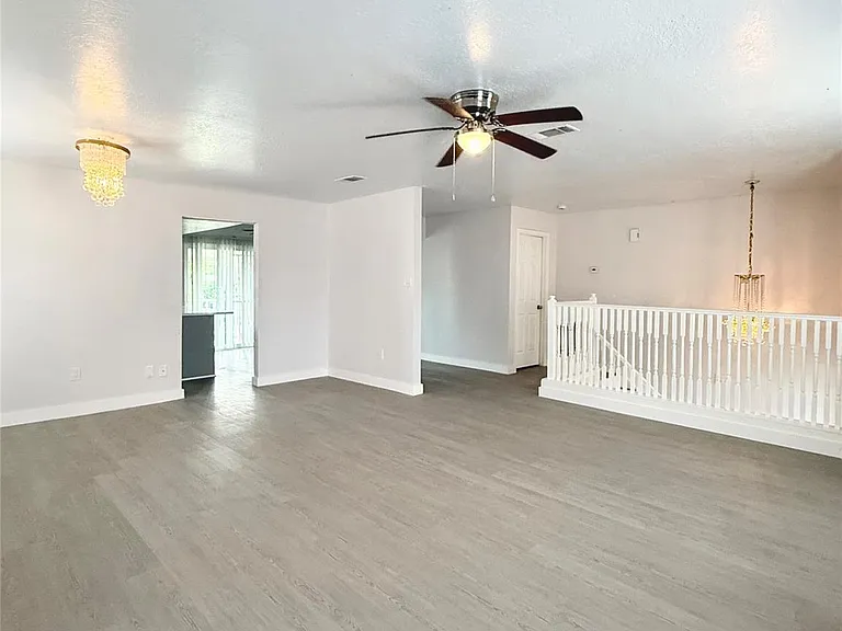 12210 Cliffgate Dr — Photo 14
