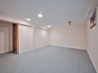 38 Arpad St, Hicksville, NY 11801