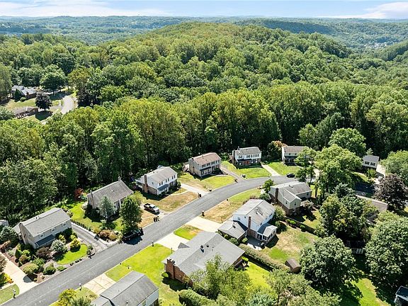 3rd image of 2120 Berkshire Dr