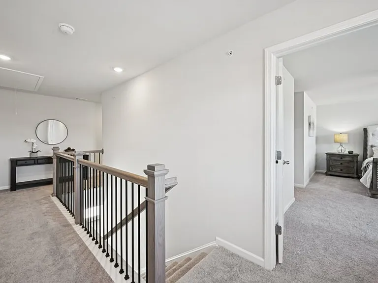 423 Lanier Cir — Photo 19