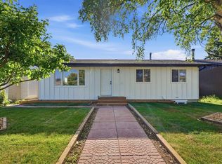 19 E Mardale Cres NE, Calgary, AB T2A 3V4