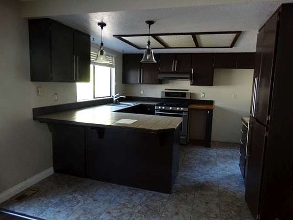 5th image of 209 S 172nd Pl