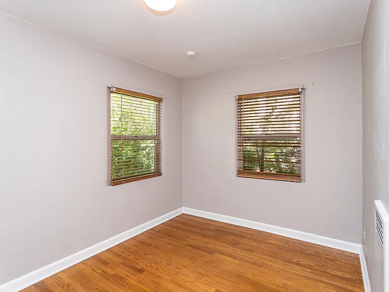 922 E High St — Photo 21