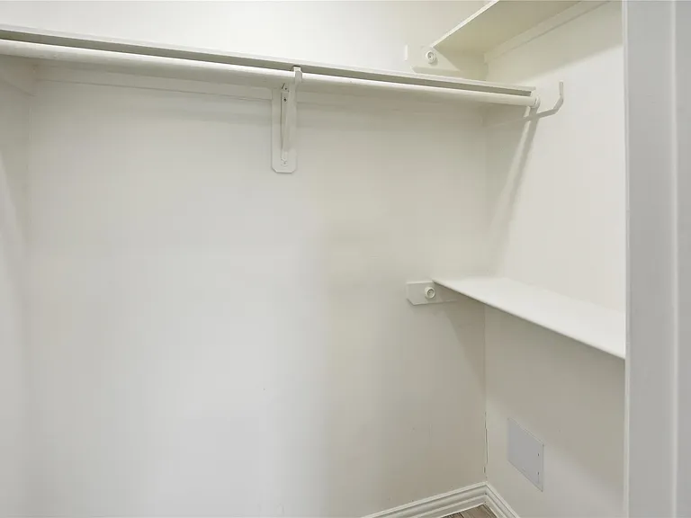 6811 Brighton Hill Ln — Photo 16