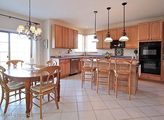 3rd image of 7526 Clarewood Ln