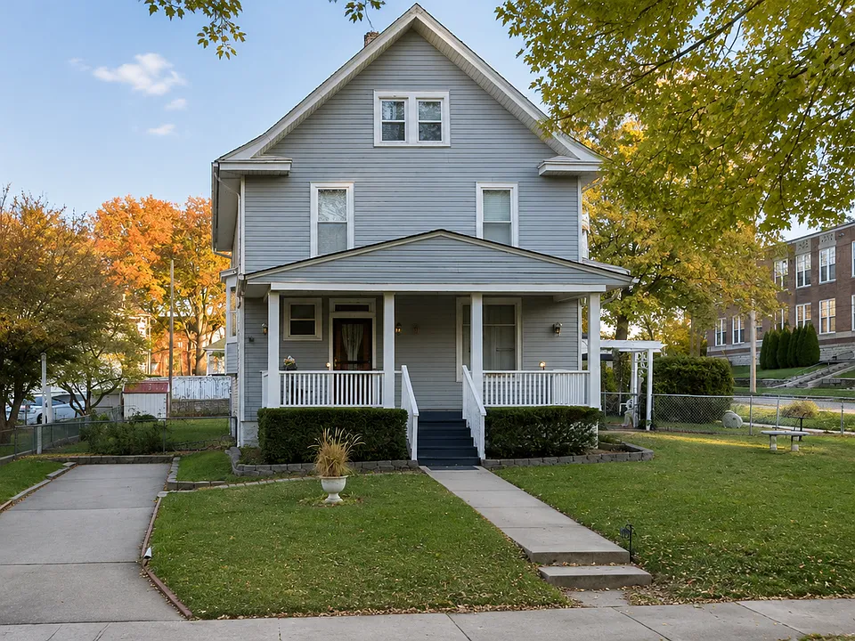 1033 4th Ave