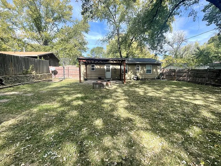 4705 Oak Grove Rd — Photo 12