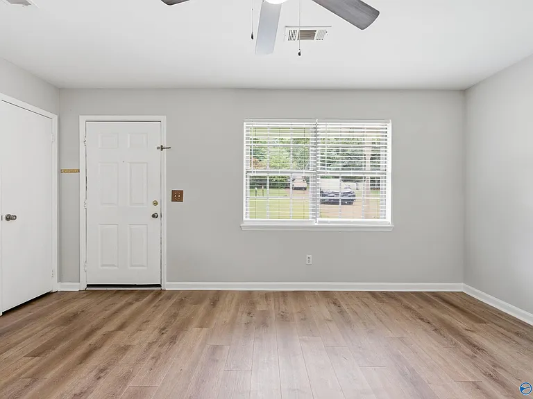 102 Greenwood Cir — Photo 6