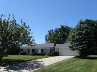 6927 Kenilworth Dr, Lambertville, MI 48144