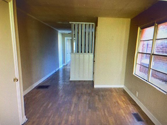 3rd image of 620 Shelby St