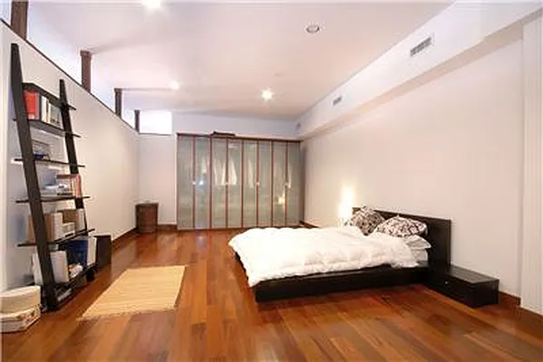 Sold by Warburg | media 1