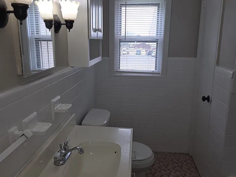 5 E Monument Ave — Photo 14