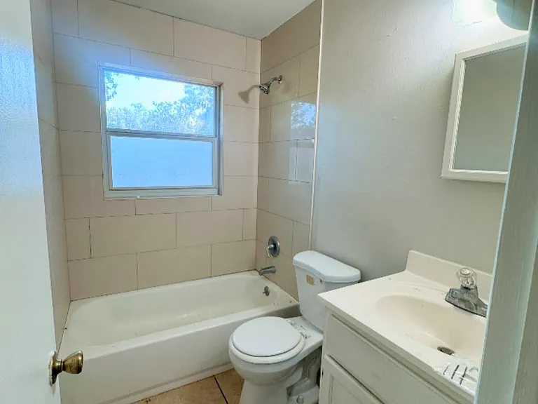 201 E Buchanon Ave #2 — Photo 5