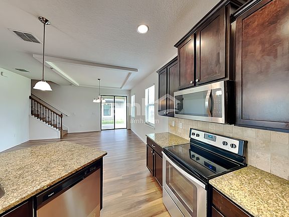 3rd image of 11818 Winterset Cove Dr