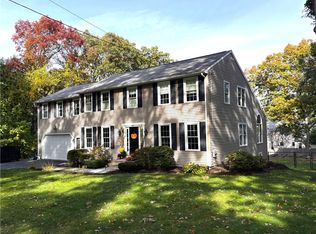 45 Country Ln, Warwick, RI 02886