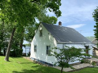 402 E Lake Shore Dr, Round Lake Park, IL