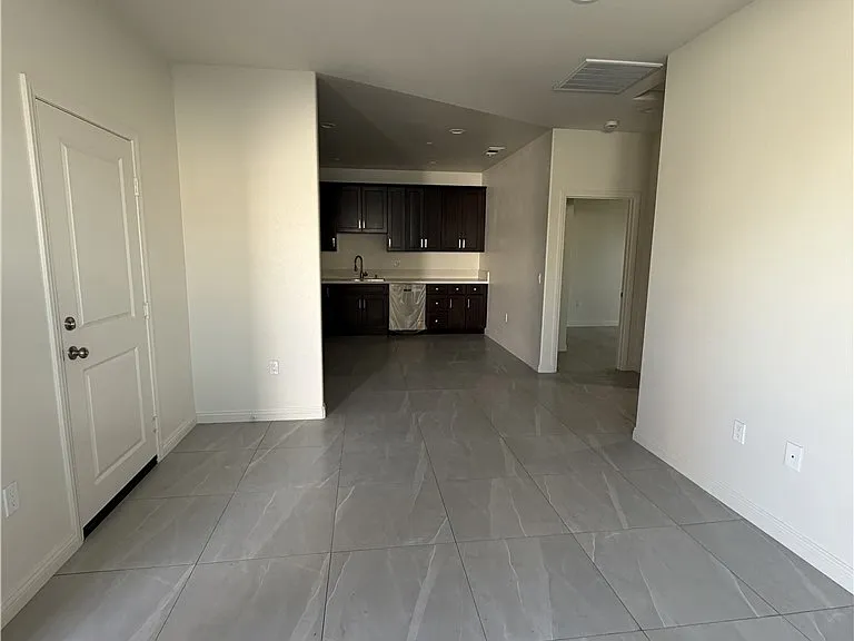 774-1 S Acacia Ave #1 — Photo 2